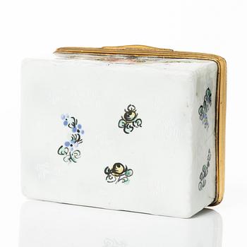 Dosa, emalj, 1700-tal.