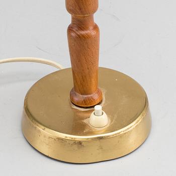 A HANS BERGSTRÖM TABLE LAMP FOR ATELJÉ LYKTAN MID 20TH CENTURY.