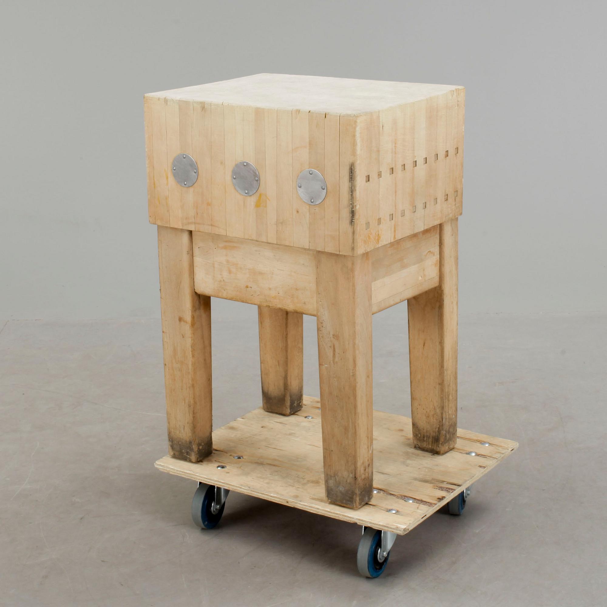 SLAKTBÄNK / HUGGKUBBE, 1900-talets andra hälft.