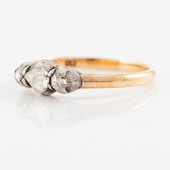 Ring 18K guld och silver med rosenslipade diamanter.