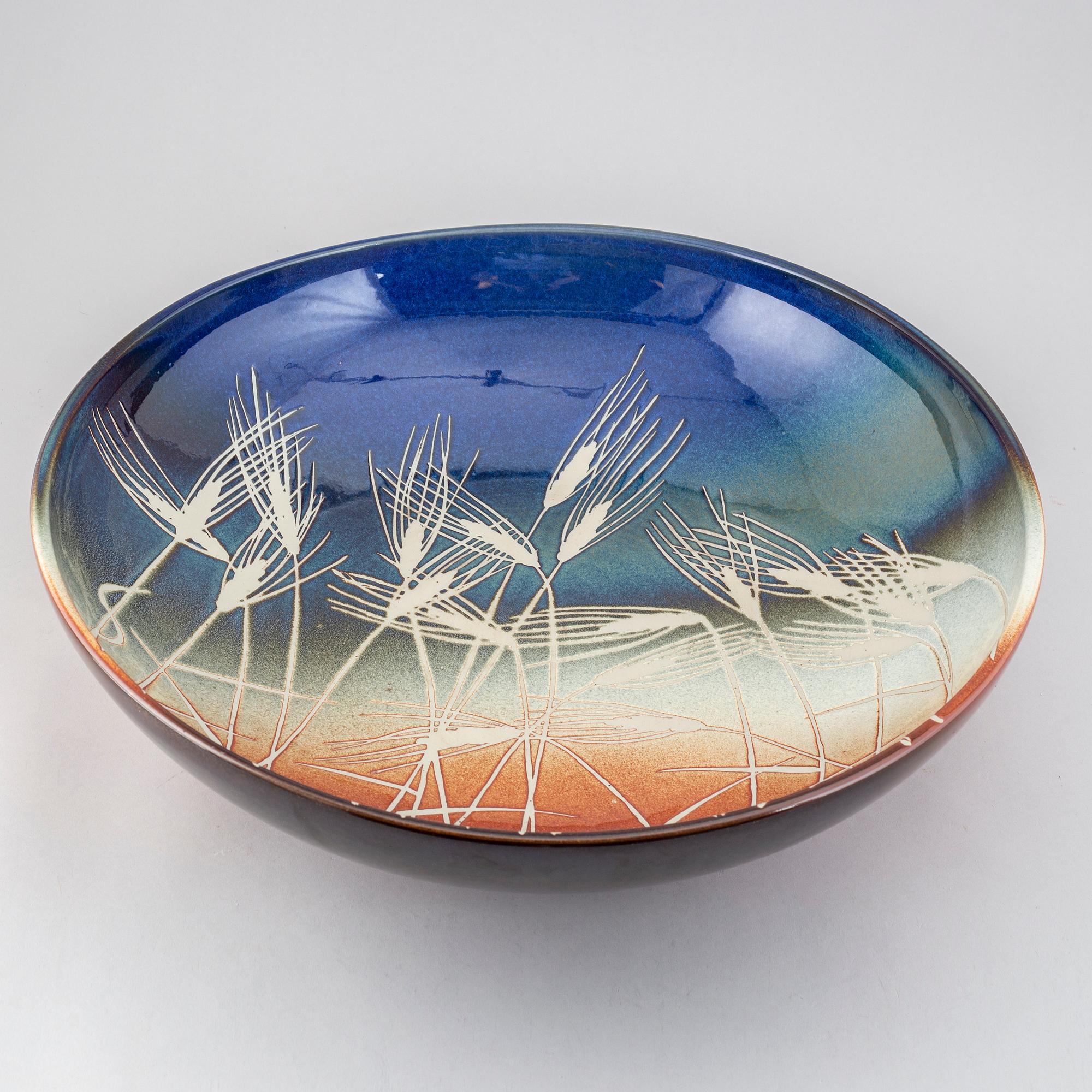 JACKIE LYND, a large stoneware dish, Rörstrand.