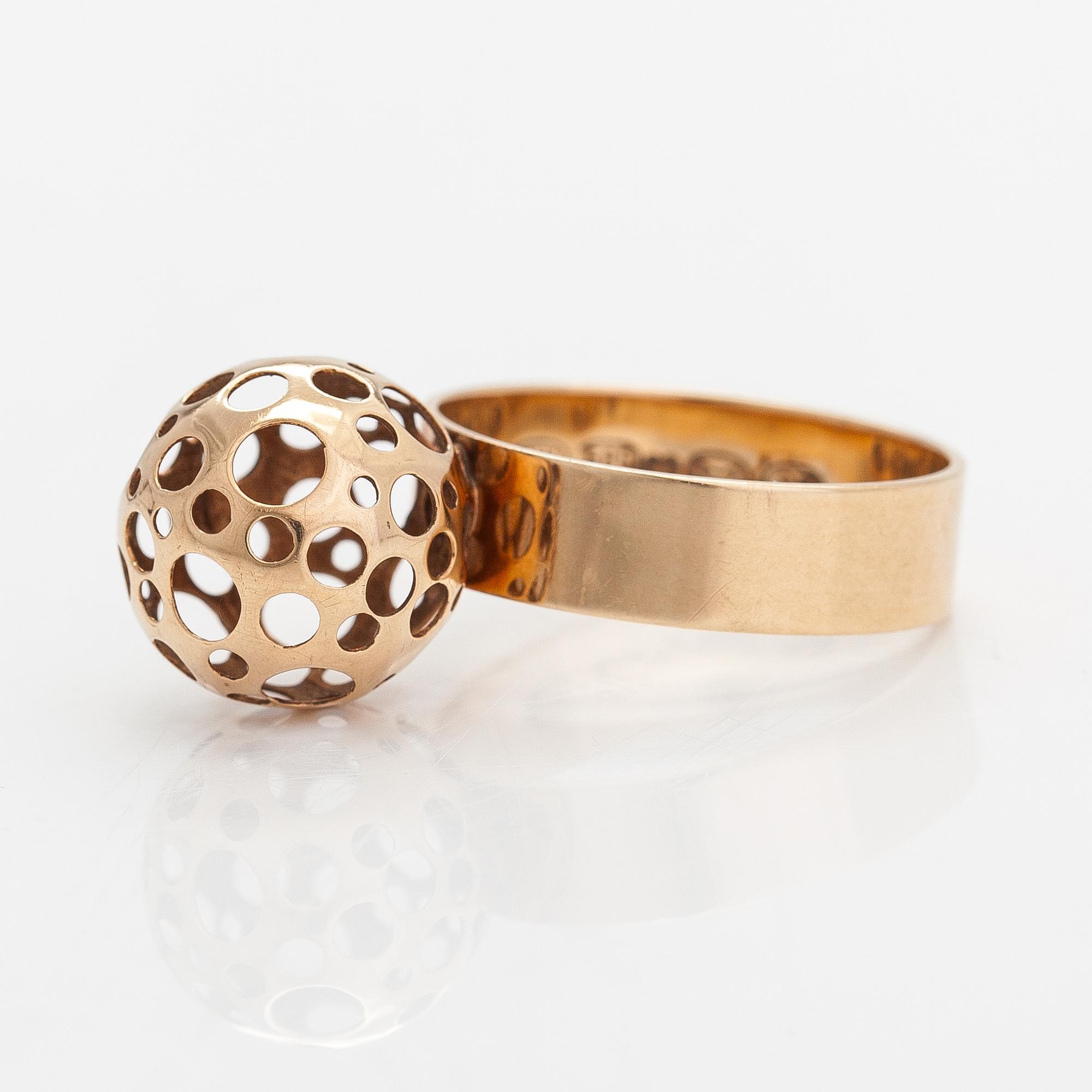 Liisa Vitali, A pair of earrings and a ring made of 14K gold "Leppäkerttu". Westerback, Helsinki 1968-69/1969-70.