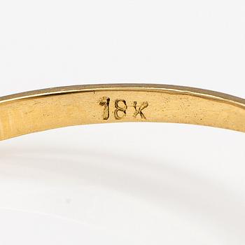 Ring, 18K guld, smaragd och diamanter ca 0.24 ct tot.