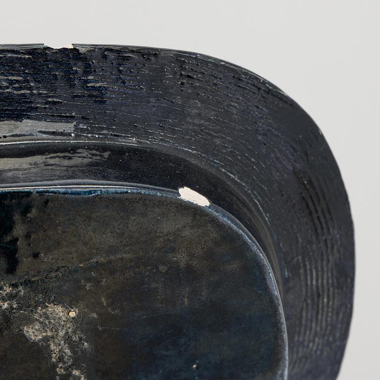 Birger Kaipiainen, a ceramic decorative plate, signed Kaipiainen.