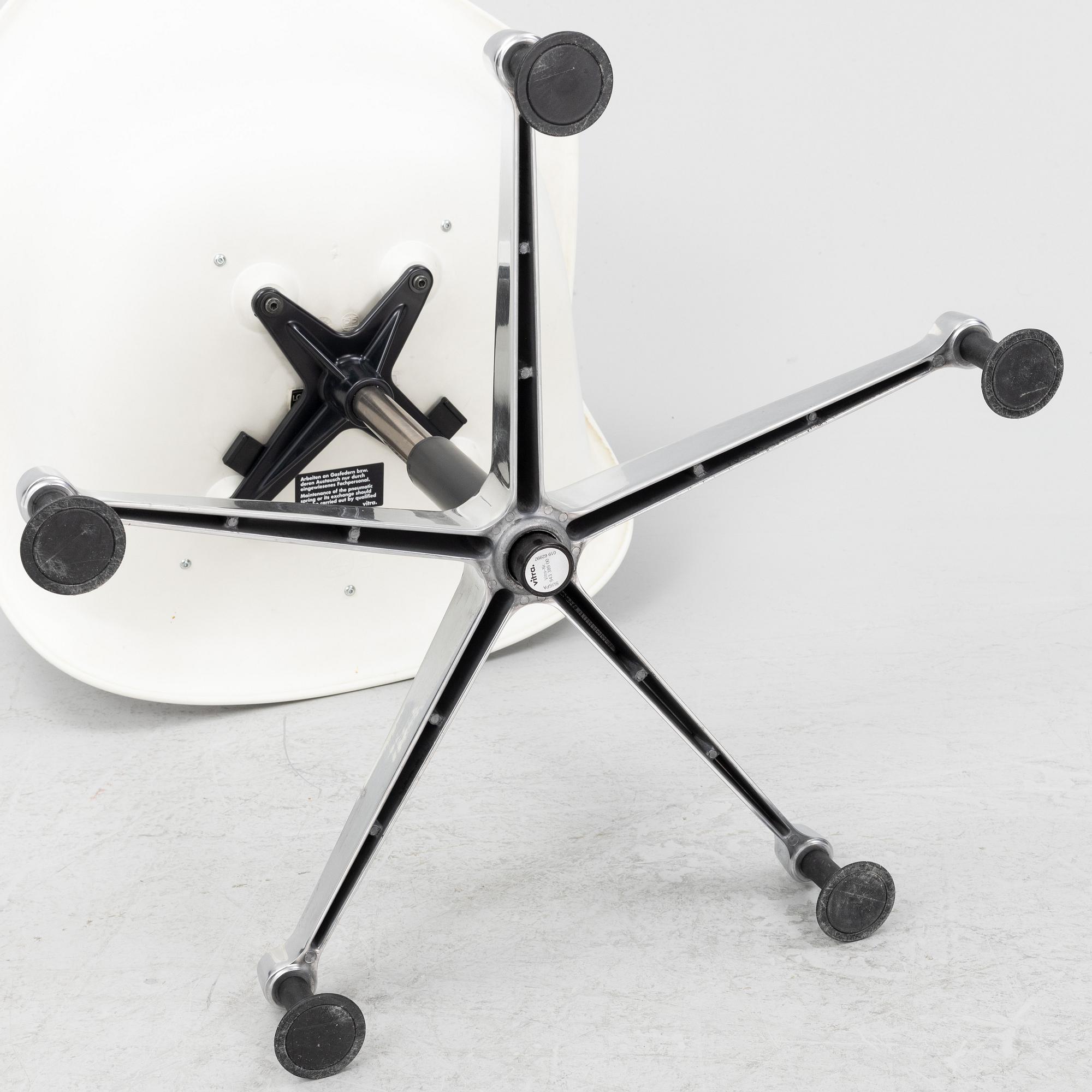 Charles & Ray Eames, a 'PACC' chair, Vitra.