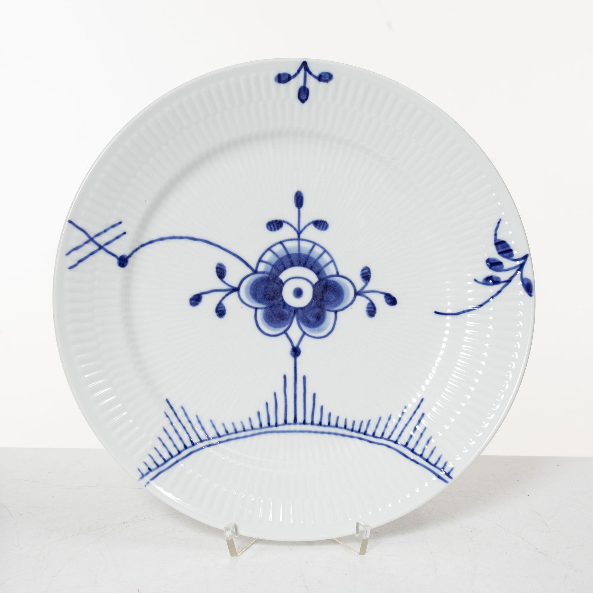 Royal Copenhagen, servisdelar, 27 st, porslin, "Blue Fluted Mega", Danmark.