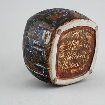 A unique Carl-Harry Stålhane jar in stoneware, Rörstrand, signed and dated -64.