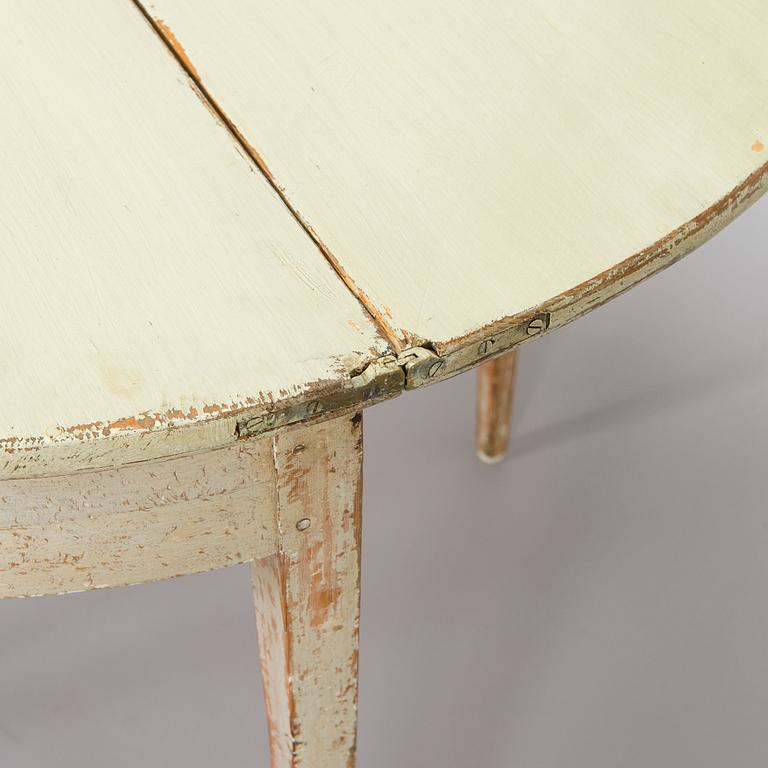 Bord / klaffbord, halvmåneform, 1800-tal.
