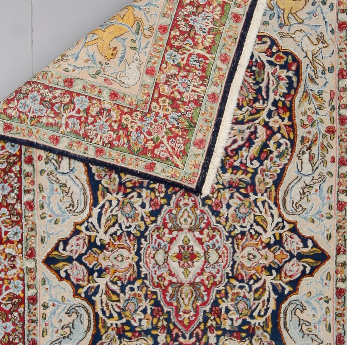 MATTA, Kirman, figural, old. Ca 250 x 147 cm.