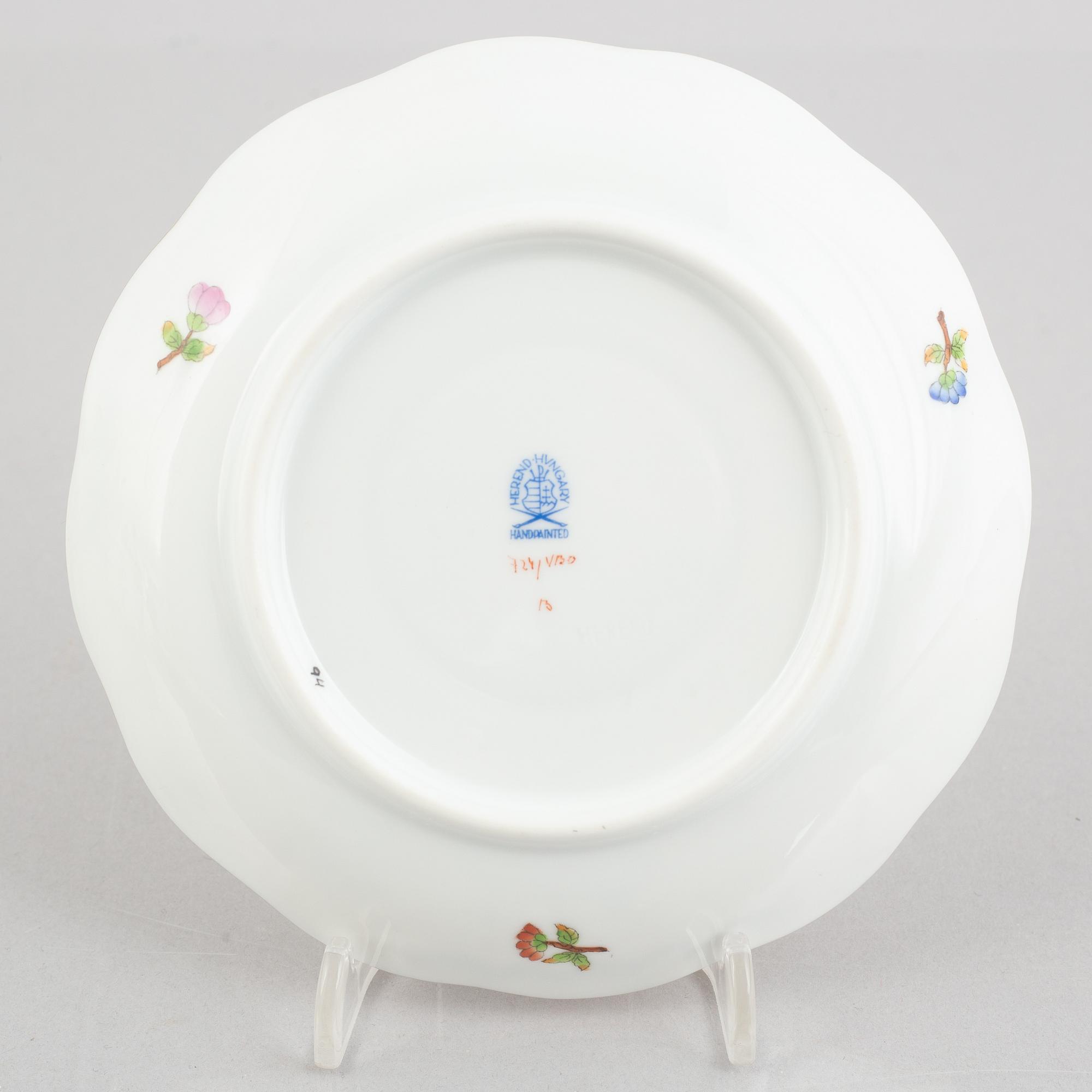 A 9-piece Herend porcelain tea service, 'Queen Victoria', Hungary.