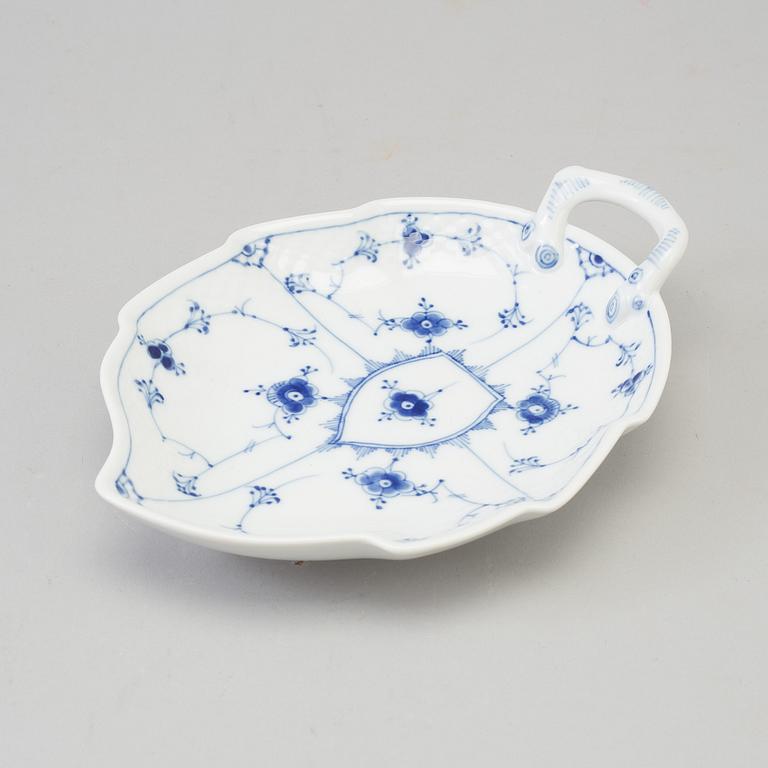 ROYAL COPENHAGEN, mat-, kaffe- och teservis, porslin, 44 delar, porslin, "Musselmalet", Danmark.