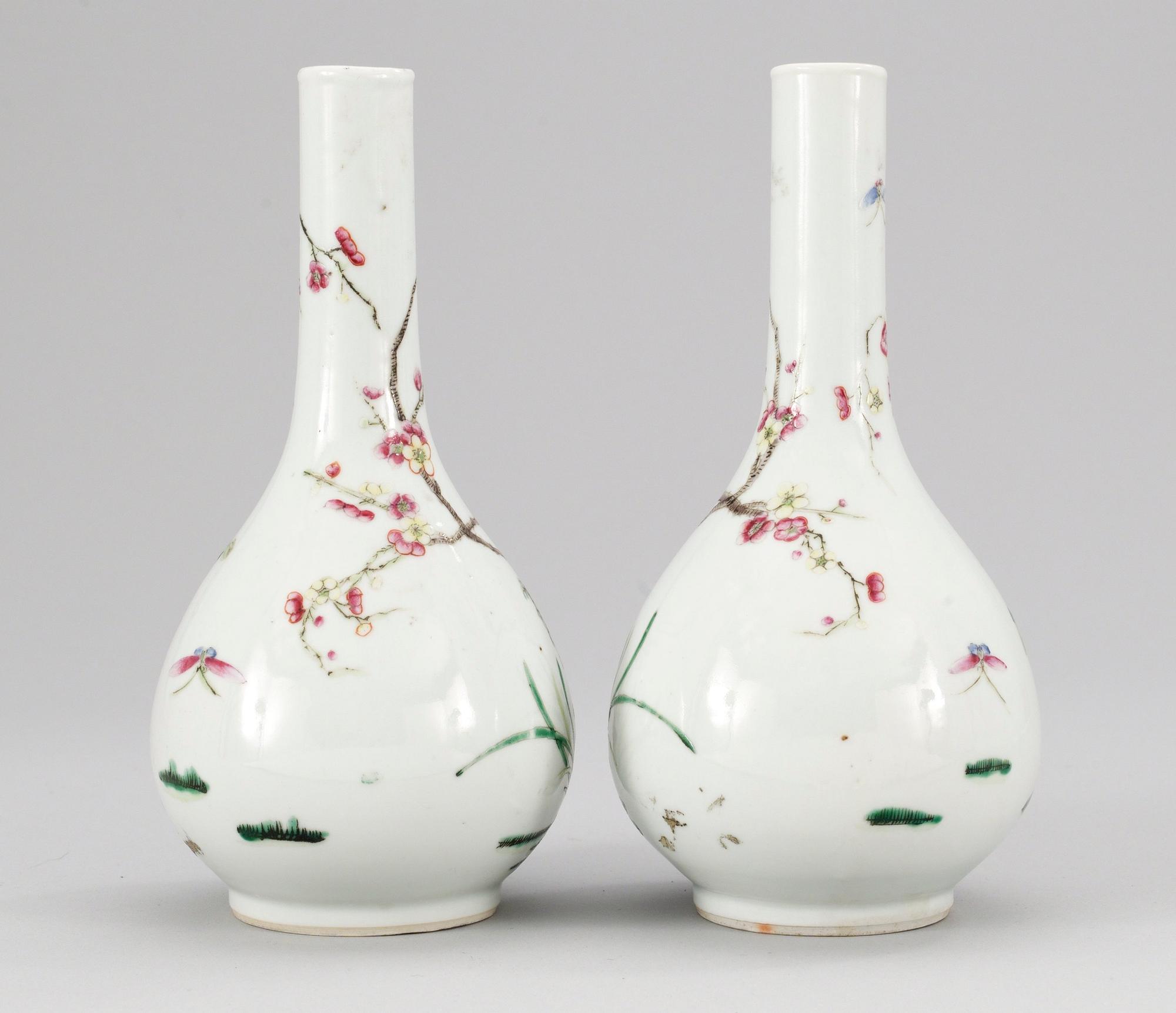 VASER, ett par, porslin. Qingdynastin.