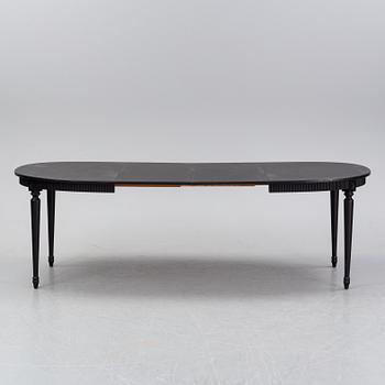 A painted Gustavian style dining table, second half of the 20th Century.