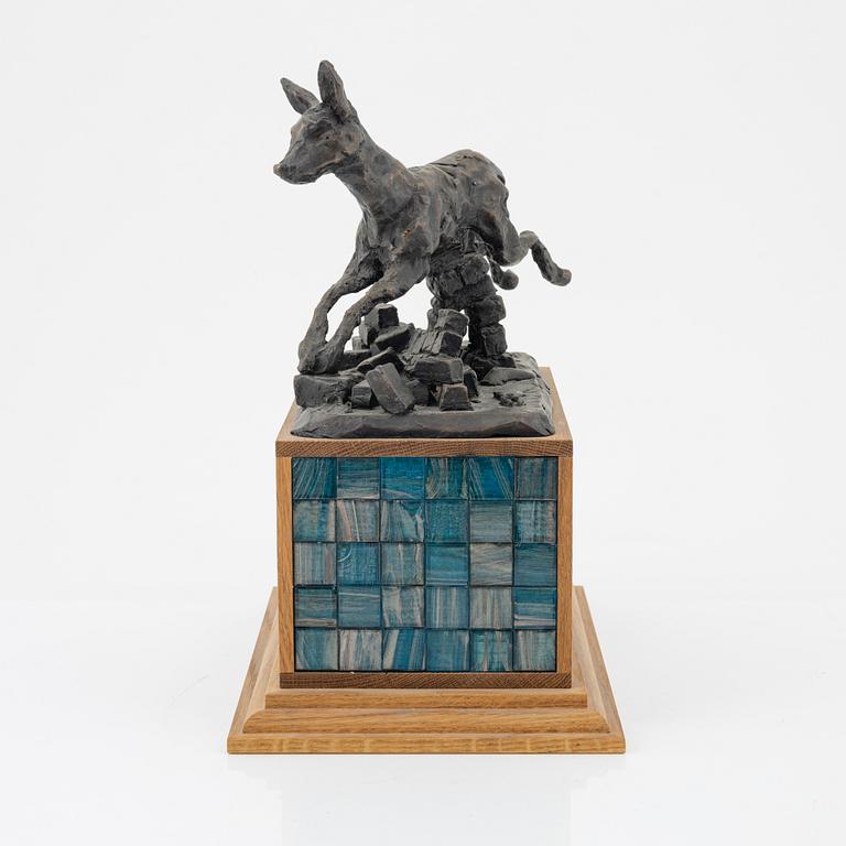 Ernst Billgren, skulptur, brons på sockel av mosaik och trä, signerad på plakett. Ed 90.