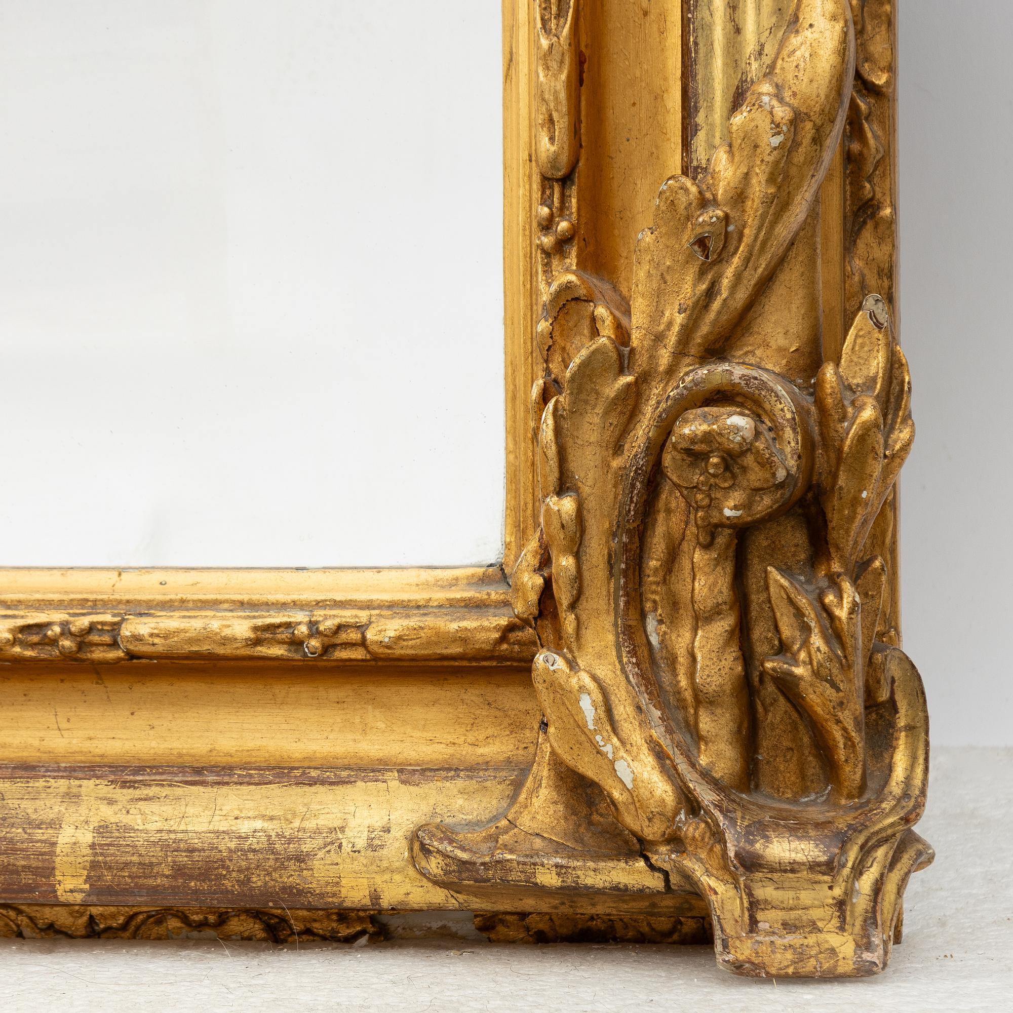 Mirror with console table, Rococo-revival, circa mid-19th century.
