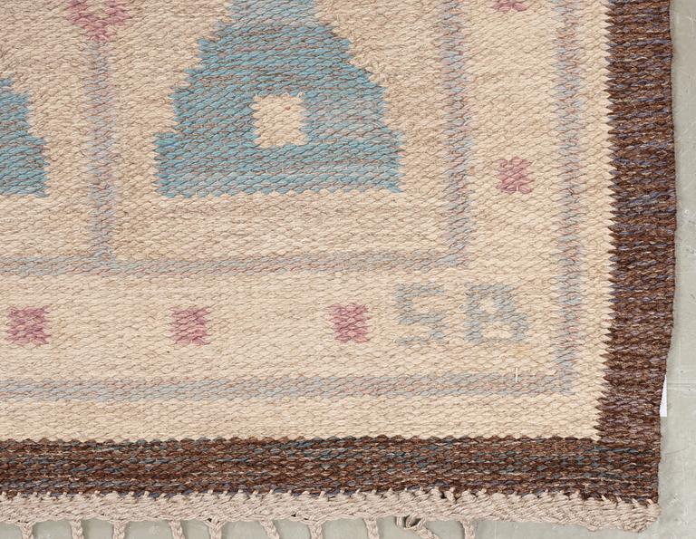 CARPET. "Timglas". Flat weave. 238,5 x 267,5 cm. Signed SB.