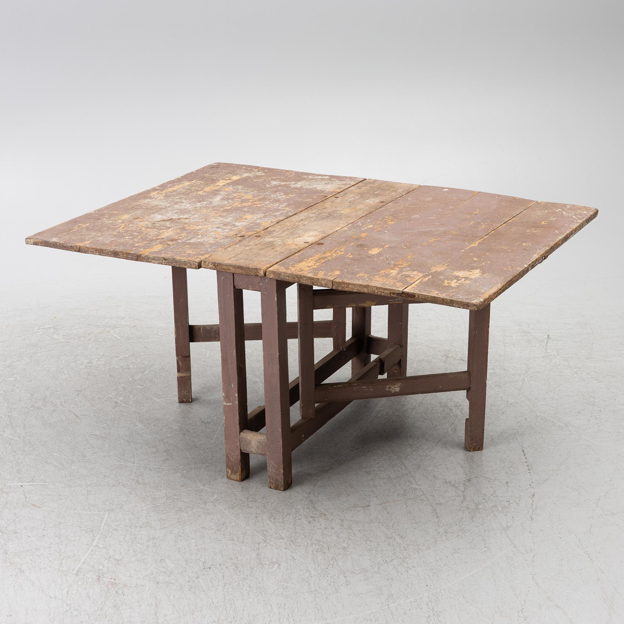 Drop-leaf table, folk art, 19th century.