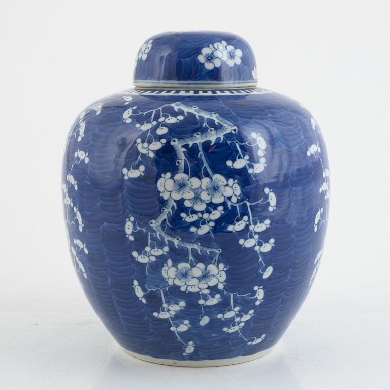 A blue and white porcelain urn with cover, China, 20th century.