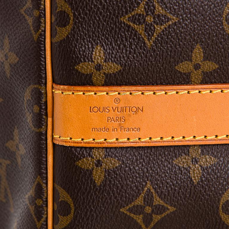 Louis Vuitton, a Monogram Canvas 'Keepall 55 bandoulière' bag.