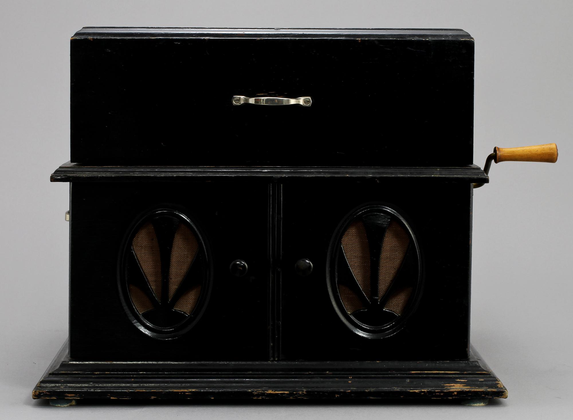 VEVGRAMMOFON med SKIVOR, Veni Vidi Vici soundbox, 1900-talets första hälft.
