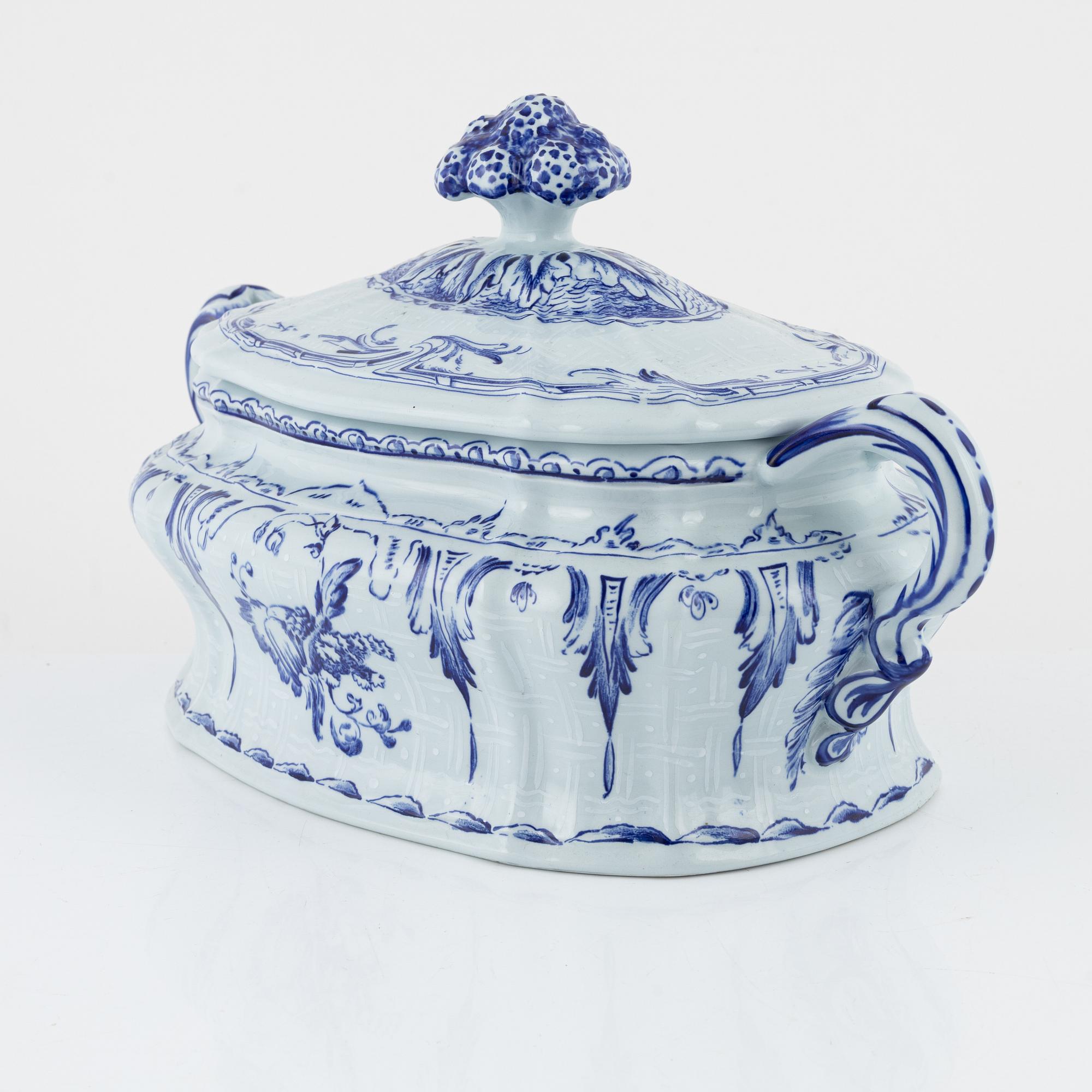 Terrin, porslin, efter original från 1758, Rörstrand, 1976.