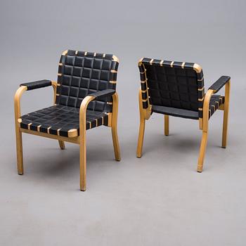 KARMSTOLAR, ett par, modell 45, Alvar Aalto, Artek.