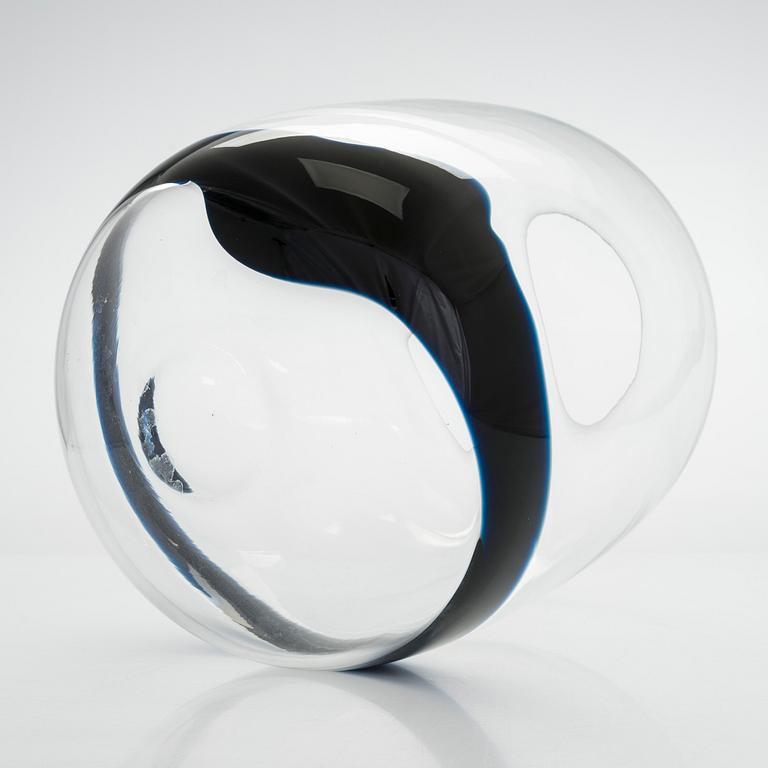 Timo Sarpaneva, A glass vase 'Blues' unsigned. Iittala.