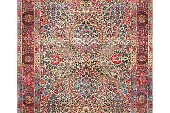 A rug, Kerman Laver, ca 222 x 138 cm.