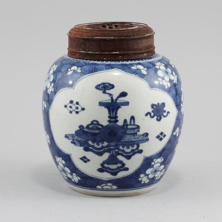 BOJAN, porslin, Kina, Kangxi-stil, Kina, 1800-tal.