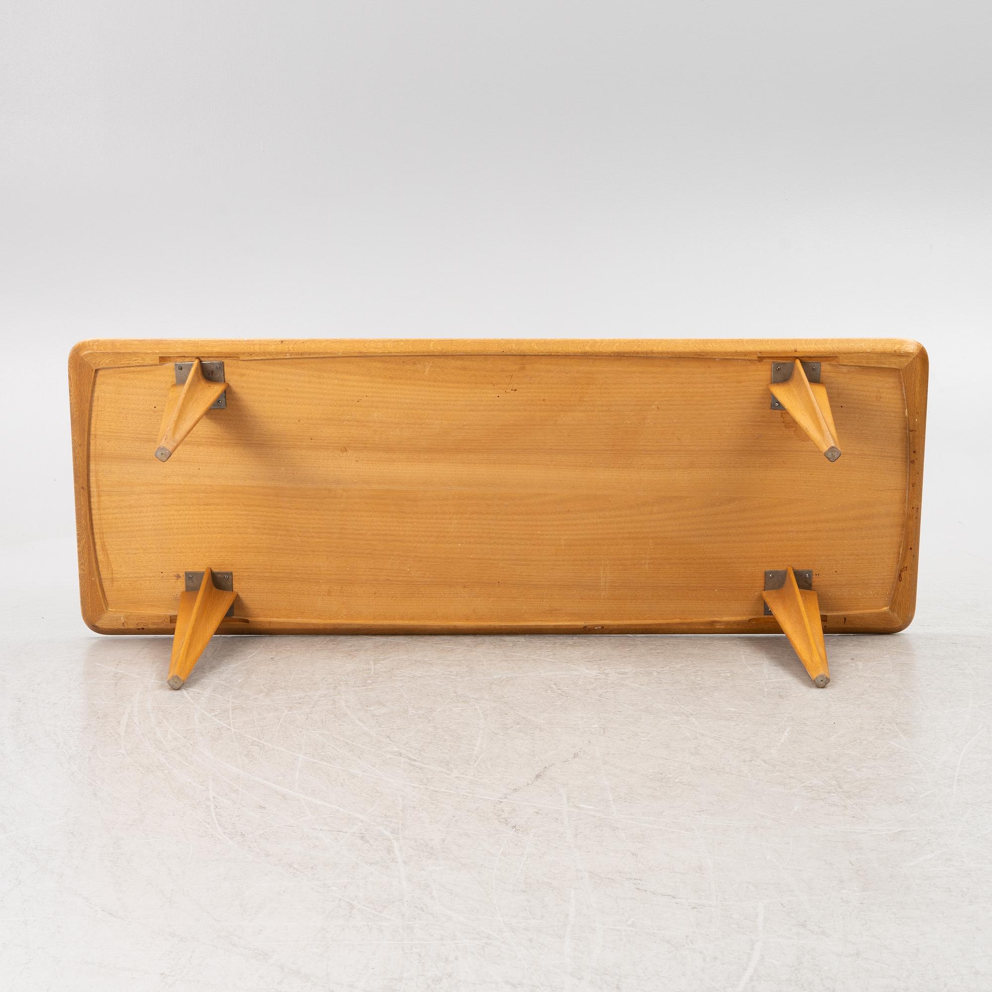 A coffee table, second half of the 20th century.