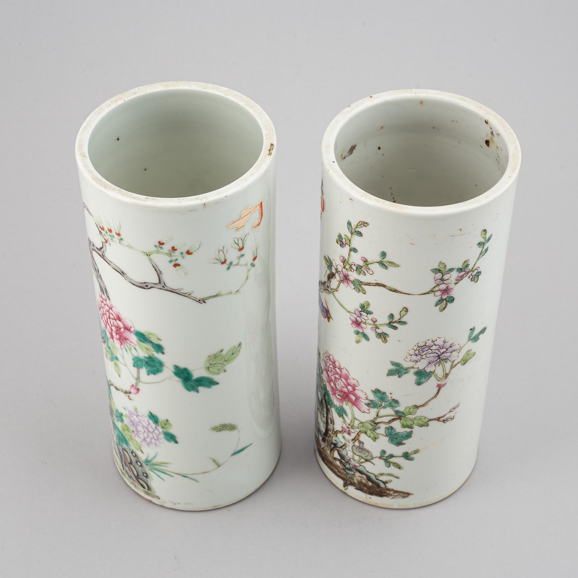 Two Chinese vases, 20th Century.