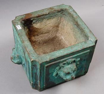 TRÄDGÅRDSURNA, cement, 1900-talets första hälft, enligt uppgift Carl Milles.