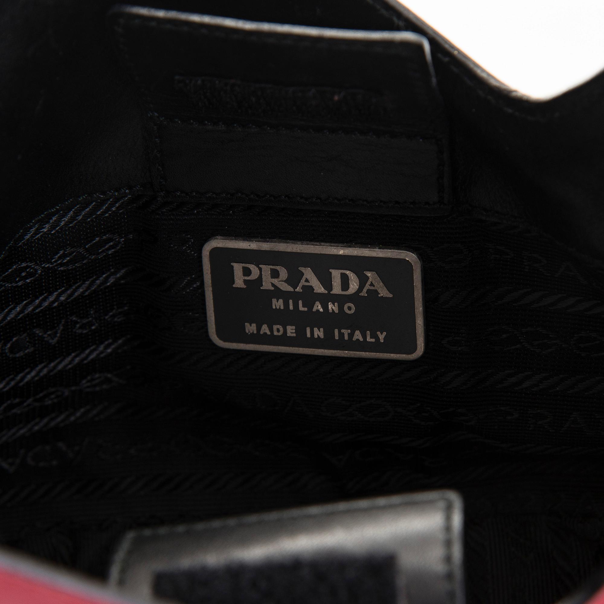 Prada, laukku.