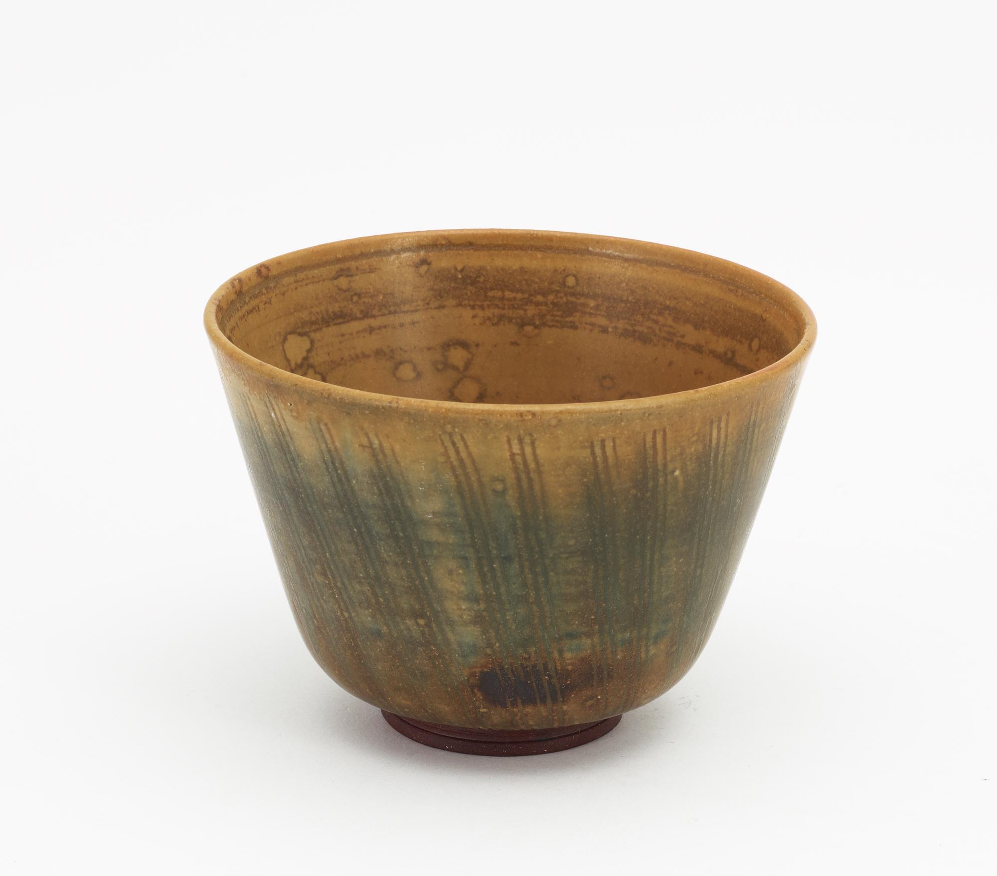 A Wilhelm Kåge 'Farsta' stoneware bowl, Gustavsberg studio 1954.