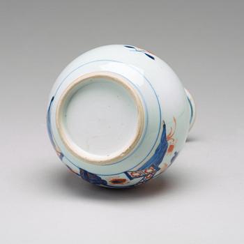 VAS, porslin. Qingdynastin, Kangxi (1662-1722).