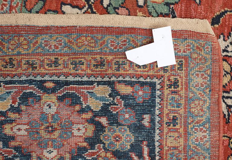 ANTIQUE/SEMI-ANTIQUE MAHAL. 593 x 377 cm.