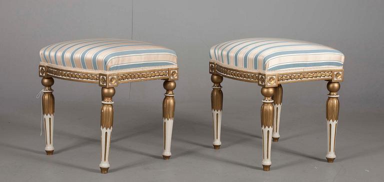 TABURETTEJA, 2 kpl, 1800-luvun loppu.