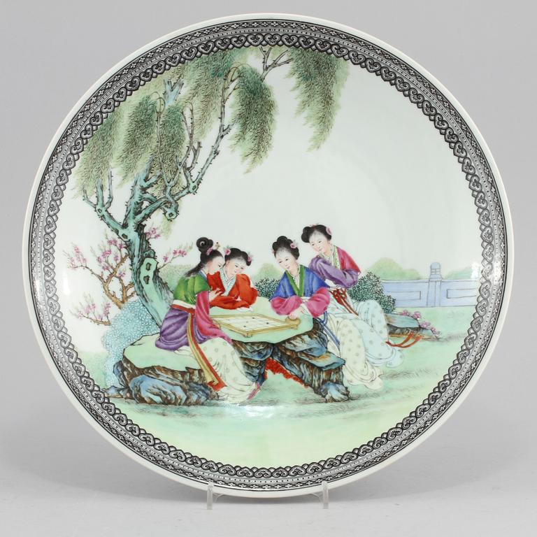 FAT, porslin, Kina, 1900-talets mitt/andra hälft.