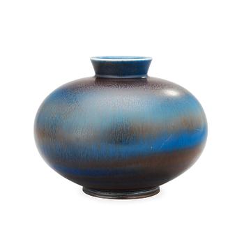 A Berndt Friberg stoneware vase, Gustavsberg Studio 1969.