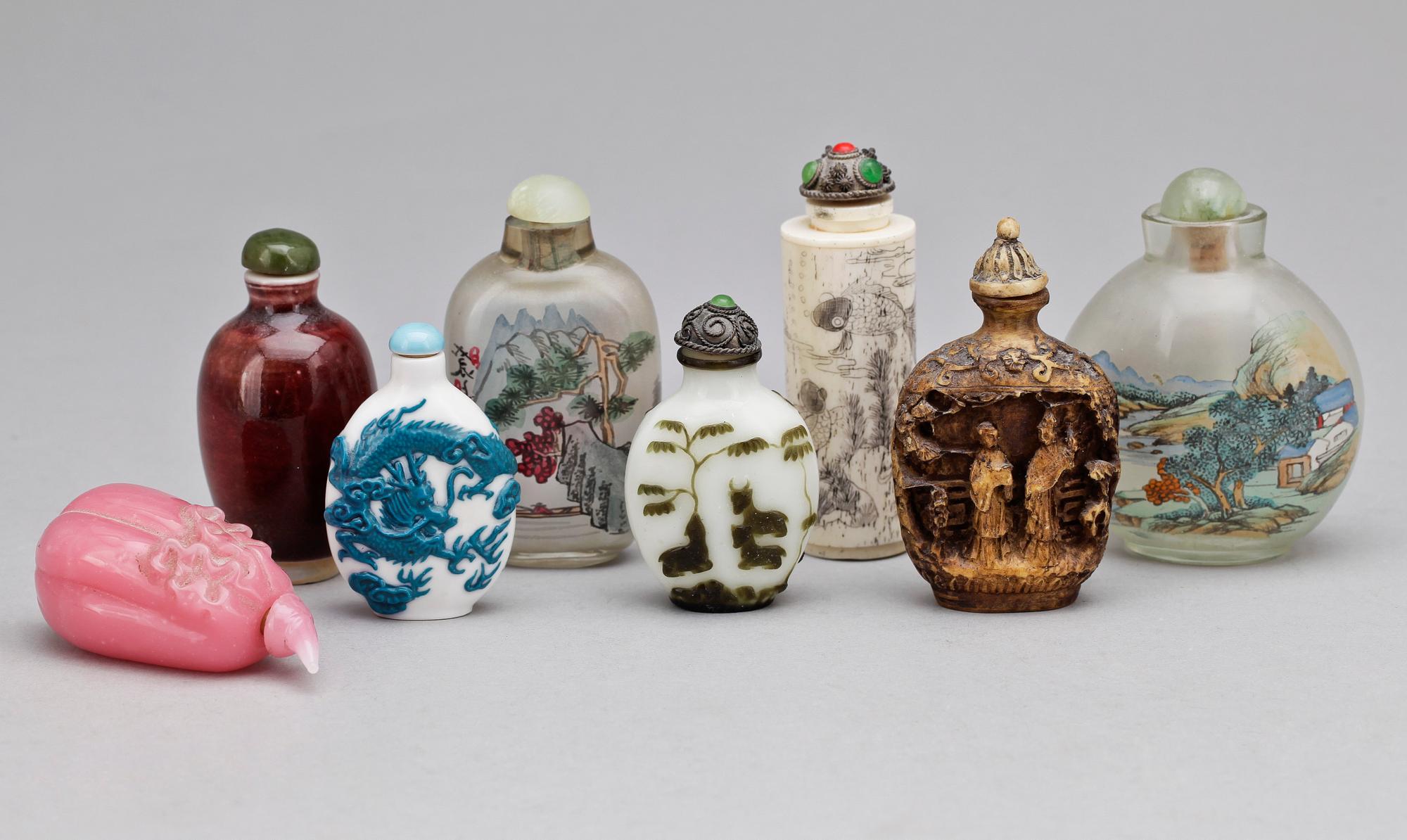 SNUSFLASKOR, 8 st, porslin, glas, ben, Kina.