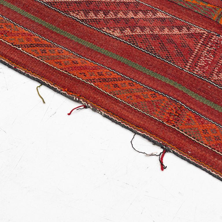 Kelim, approx. 340 x 180 cm.