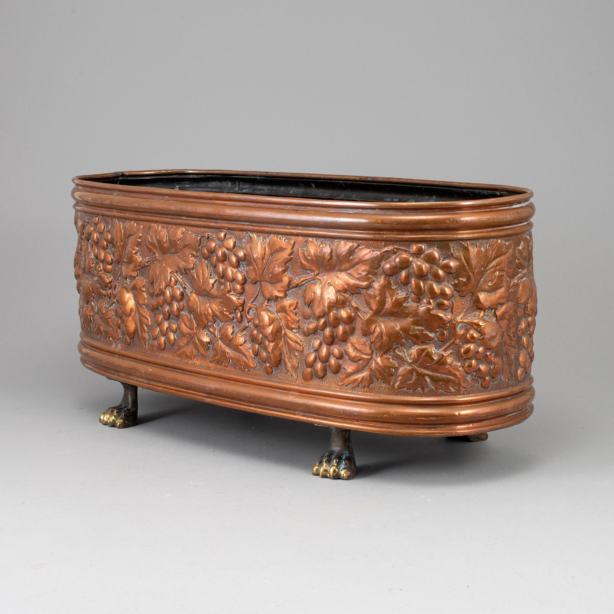 A 19th century copper jardiniere.