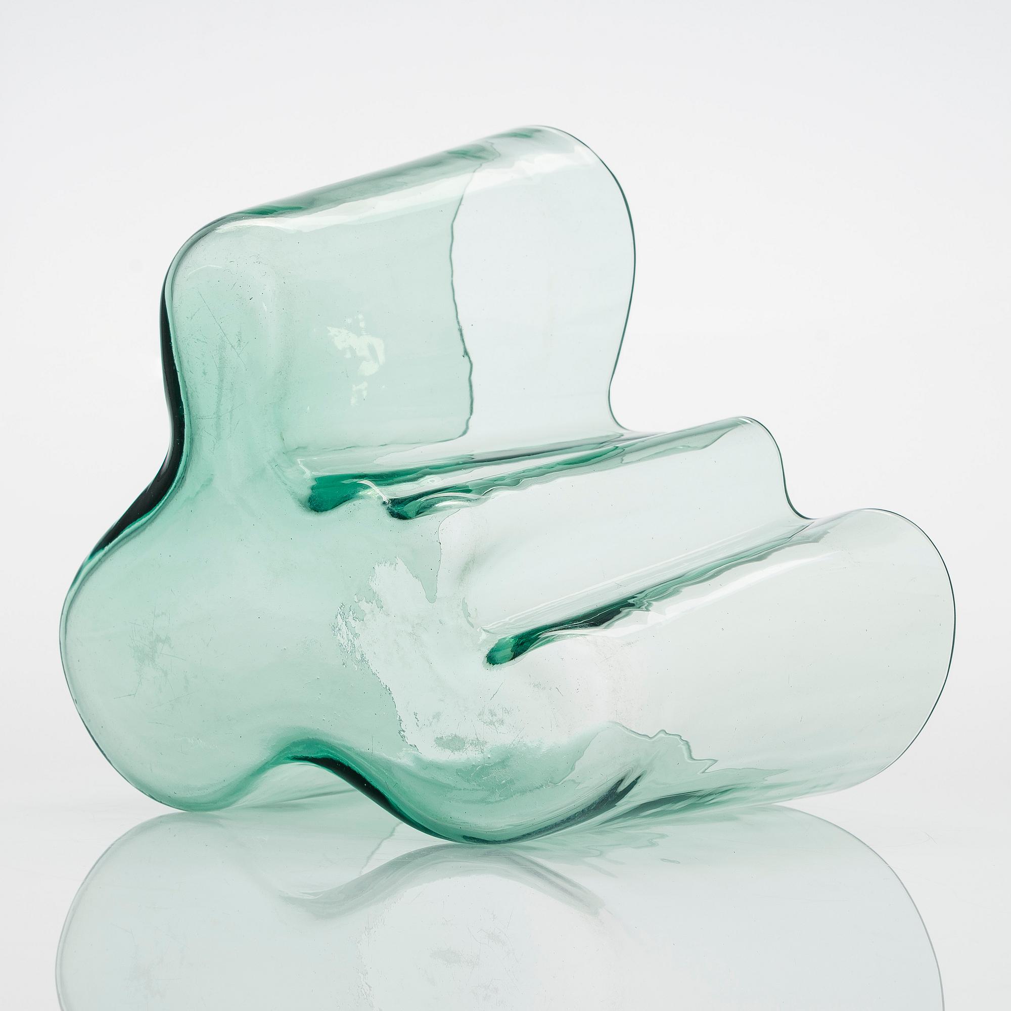 Alvar Aalto, A '9750' vase Karhula Glassworks in production 1937-1949.