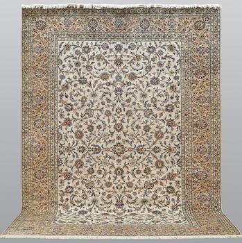 A carpet, Kashan, ca 400 x 289 cm.