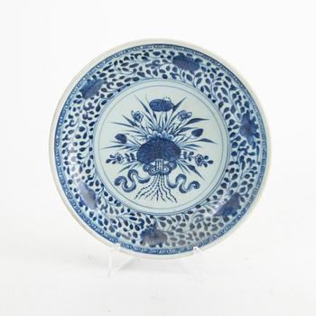 A blue and white dish, Qing dynasty, 19th Century.