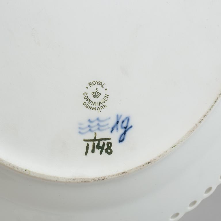 Two full lace oval platters, "Musselmalet" from Royal Copenhagen,