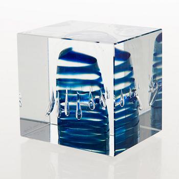 OIVA TOIKKA, An annual glass cube, signed Oiva Toikka Nuutajärvi.