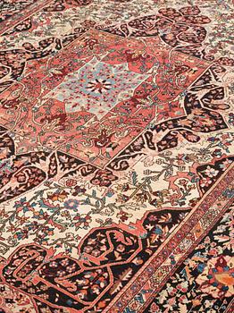 CARPET. Antique Sarouk.  349 x 258 cm.