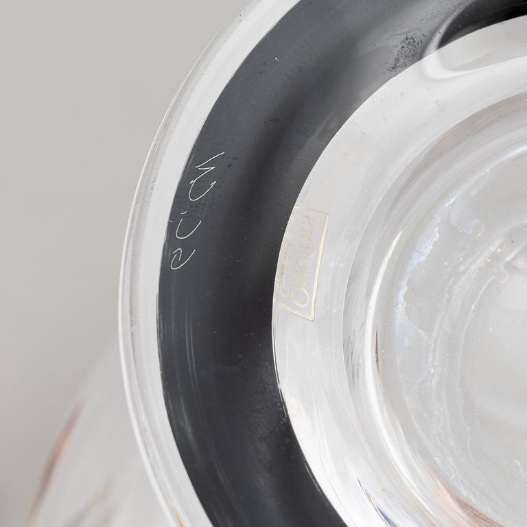 Gunnar Cyrén, eight 'Nobel' schnapps glass and a decanter with stopper, Orrefors, Sweden.