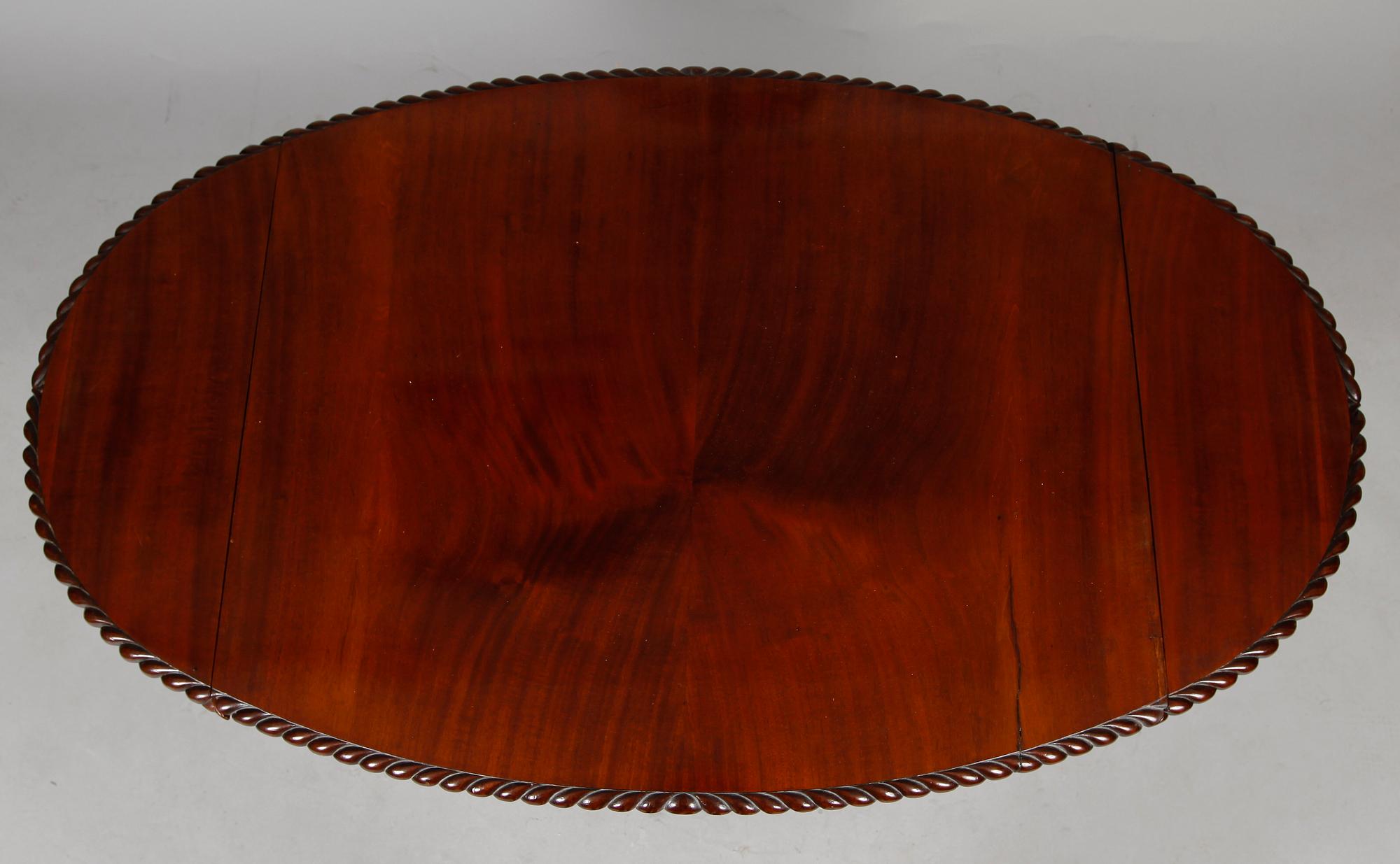 SALONGSBORD, senempire, 1800-talets mitt.